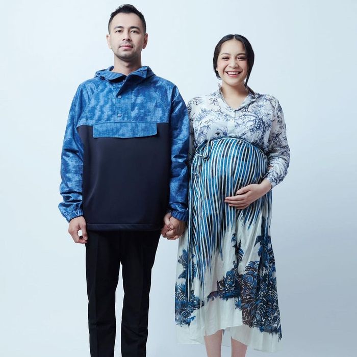 Potret Nagita Slavina dan Raffi Ahmad dalam pemotretan terbaru.