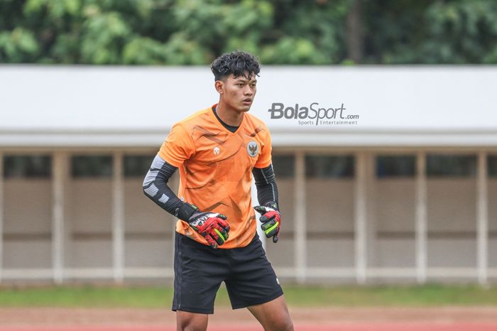 Muhammad Riyandi turut ikut serta dalam pemusatan latihan timnas Indonesia di Stadion Madya, Senayan, Jakarta, 10 November 2021.