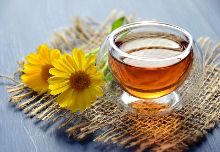 Orang yang melaporkan minum kopi atau teh dalam jumlah sedang cenderung tidak mengalami strok atau demensia.