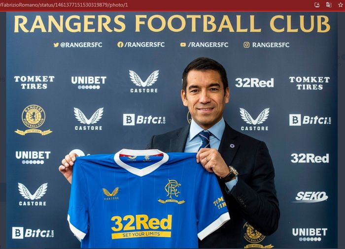 Pelatih keturunan Indonesia, Giovanni van Bronckhorst, resmi menangani Rangers dan menjadi penerus legenda Liverpool, Steven Gerrard.