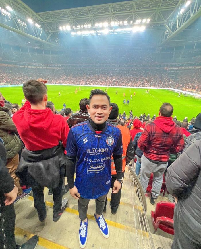 Presiden Arema FC, Gilang Widya Pramana, di Turki