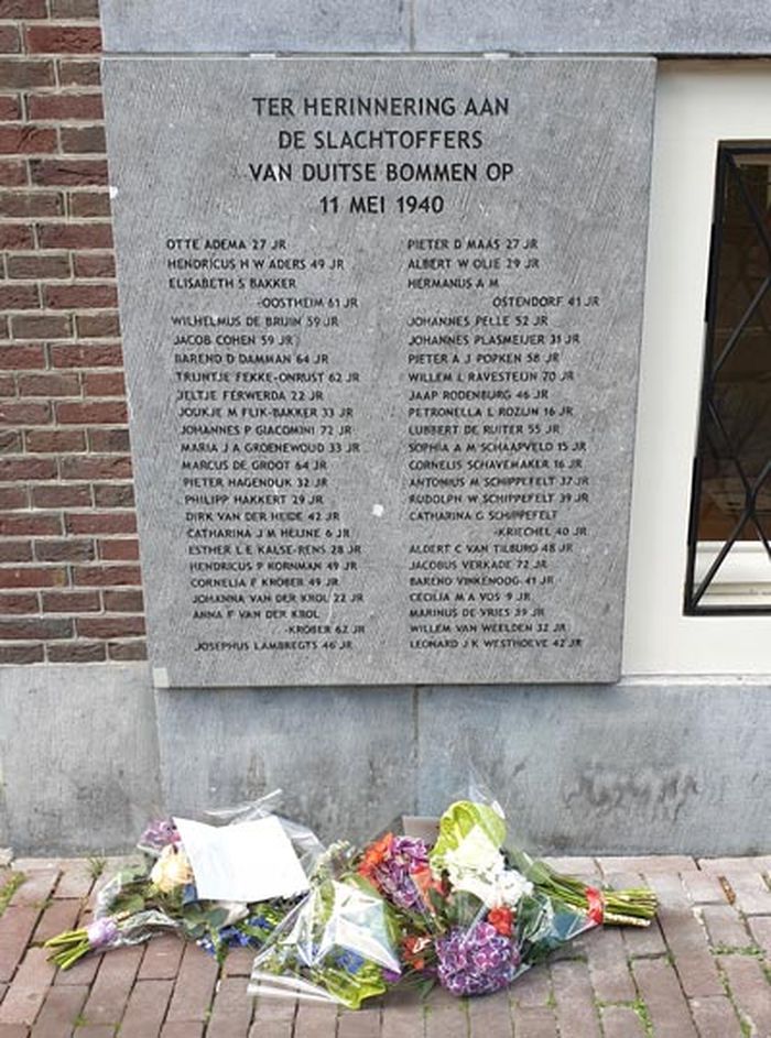 Nama-nama korban dalam serangan bom 15 Mei 1940 di Blauwburgwal, Amsterdam.