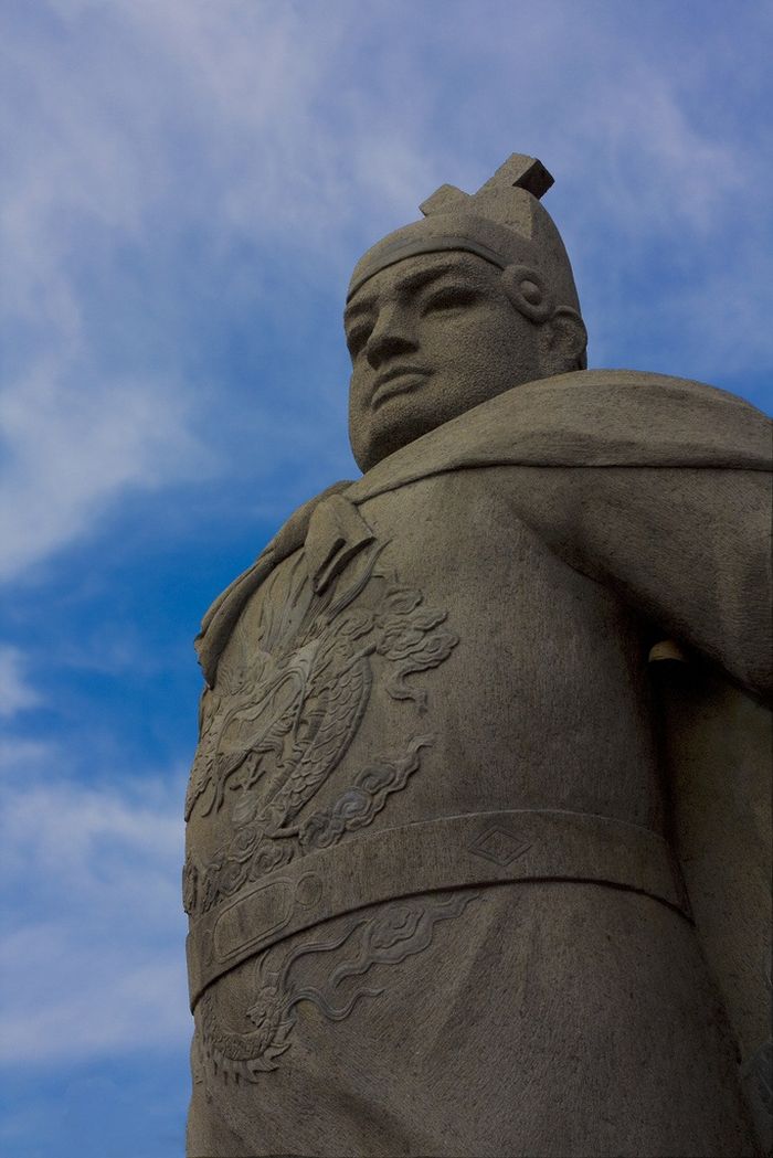 Cheng Ho adalah seorang kasim yang menjadi orang kepercayaan Kaisar Yongle dari Tiongkok (berkuasa tahun 1403-1424).