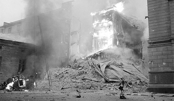 Kobaran api membakar sejumlah gedung penting di Helsinki, Finlandia pada 30 November 1939.