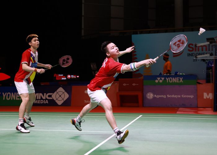 Pasangan ganda putra Malaysia, Aaron Chia/Soh Wooi Yik, pada Indonesia Open 2021 di Bali International Convention Centre, Nusa Dua, Selasa (23/11/2021).