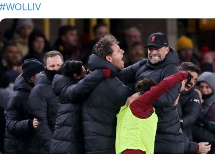 Pelatih Liverpool, Juergen Klopp, melakukan selebrasi dalam laga Liga Inggris kontra Wolverhampton Wanderers di Stadion Molineux, Sabtu (4/12/2021).