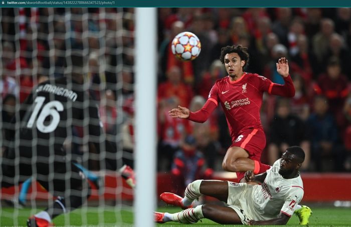 Momen gol Trent Alexander-Arnold ke gawang AC Milan pada pertemuan perdana tim di penyisihan Grup B Liga Champions yang berakhir 3-2 bagi Liverpool.