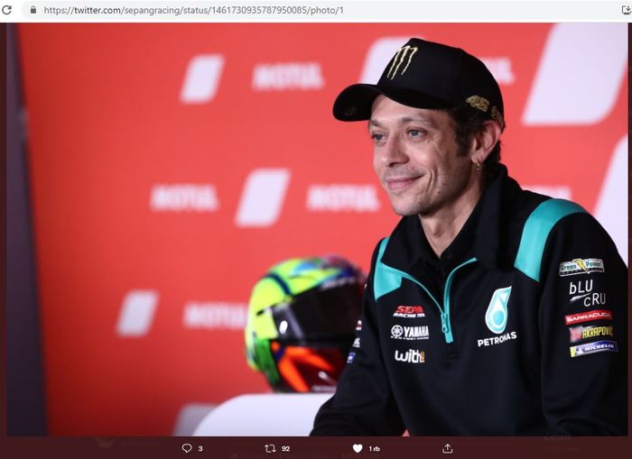 Legenda MotoGP, Valentino Rossi, saat masih berseragam Petronas Yamaha SRT pada MotoGP 2021. Setelah semusim bersama tim satelit Yamaha, Valentino Rossi memilih pensiun dari MotoGP.