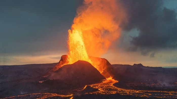 Letusan gunung berapi sangat berdampak bagi perubahan kehidupan di bumi.