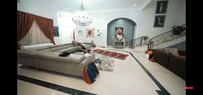 Rumah artis Krisdayanti.