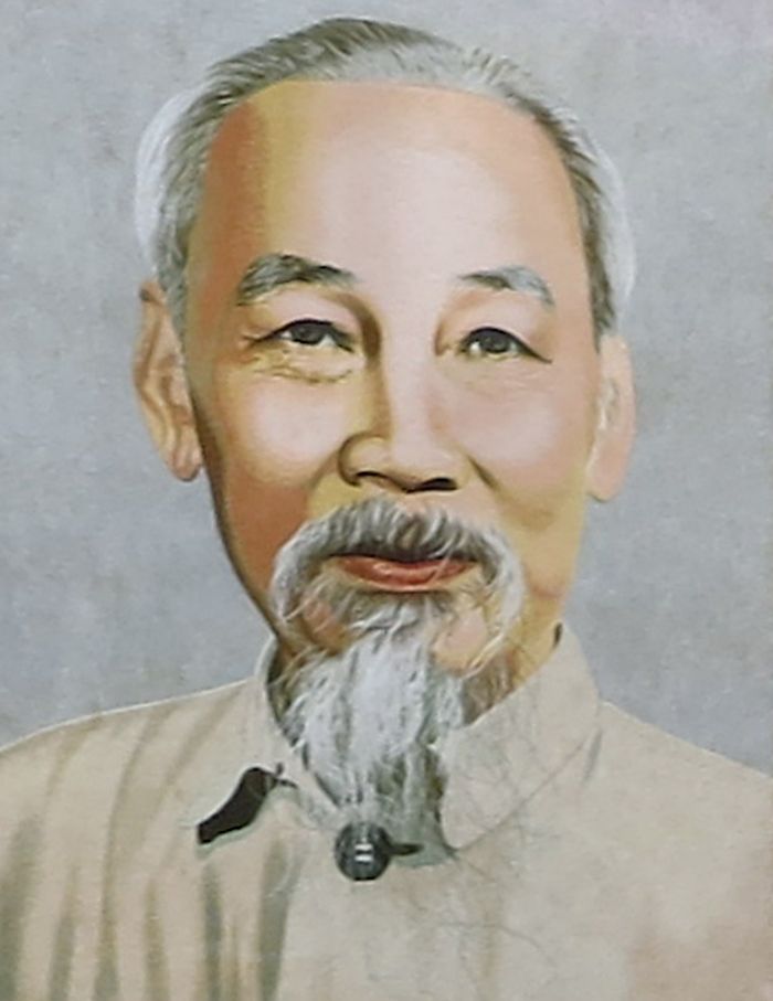 Potret pemimpin revolusioner Ho Chi Minh yang memiliki nama lahir Nguyen Sinh Cung.