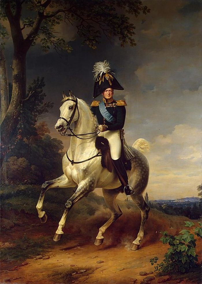 Tsar Alexander I (1777-1825) yang sedang berkuda. Dia adalah lawan Napoleon di berbagai pertempuran.