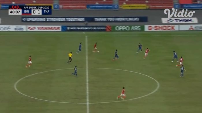 Alfeandra Dewangga terlihat berlari sebelum momen peluang emas di laga Indonesia vs Thailand (30/12/2021). 
