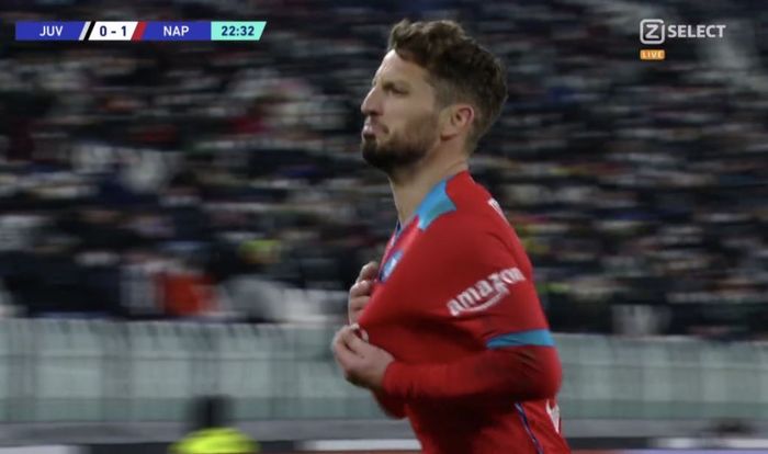 Dries Mertens cetak gol Napoli ke gawang Juventus dalam laga Liga Italia di Allianz Stadium Turin (6/1/2022).