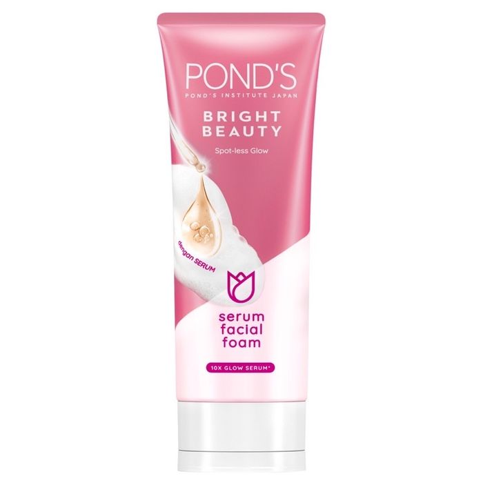 Rekomendasi sabun muka hyaluronic acid: Ponds Bright Beauty Facial Foam.