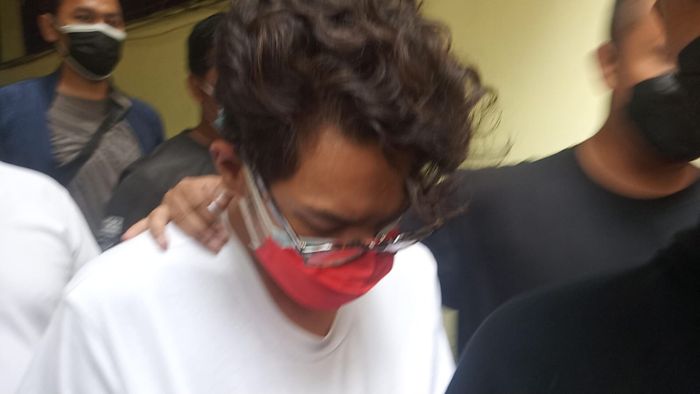 Ardhito Pramono diamankan terkait kasus dugaan narkoba di Polres Metro Jakarta Barat, Rabu (12/1/2021).