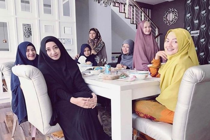 Ruang makan Lyra Virna