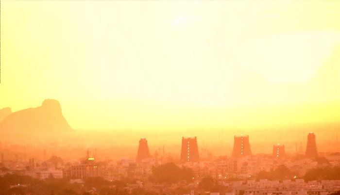 Kota Madurai Modern, di waktu fajar.
