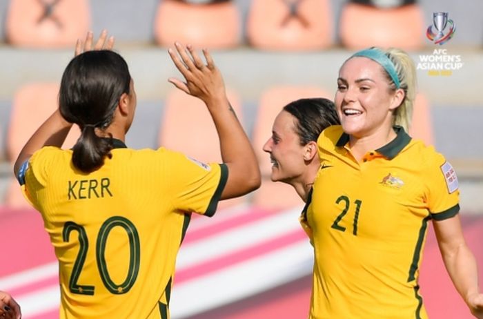 Sam Kerr dan Ellie Carpenter saat Australia membantai Indonesia (21/1/2022).