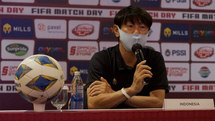 Pelatih timnas Indonesia, Shin Tae-yong saat jumpa pers jelang lawan Timor Leste, Rabu (26/1/2022).