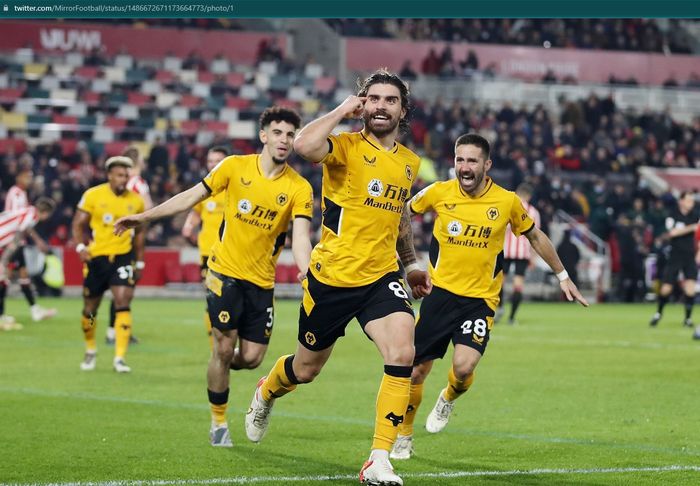 Gelandang tengah Wolverhampton Wanderers, Ruben Neves, tengah diminati Liverpool dan Barcelona.