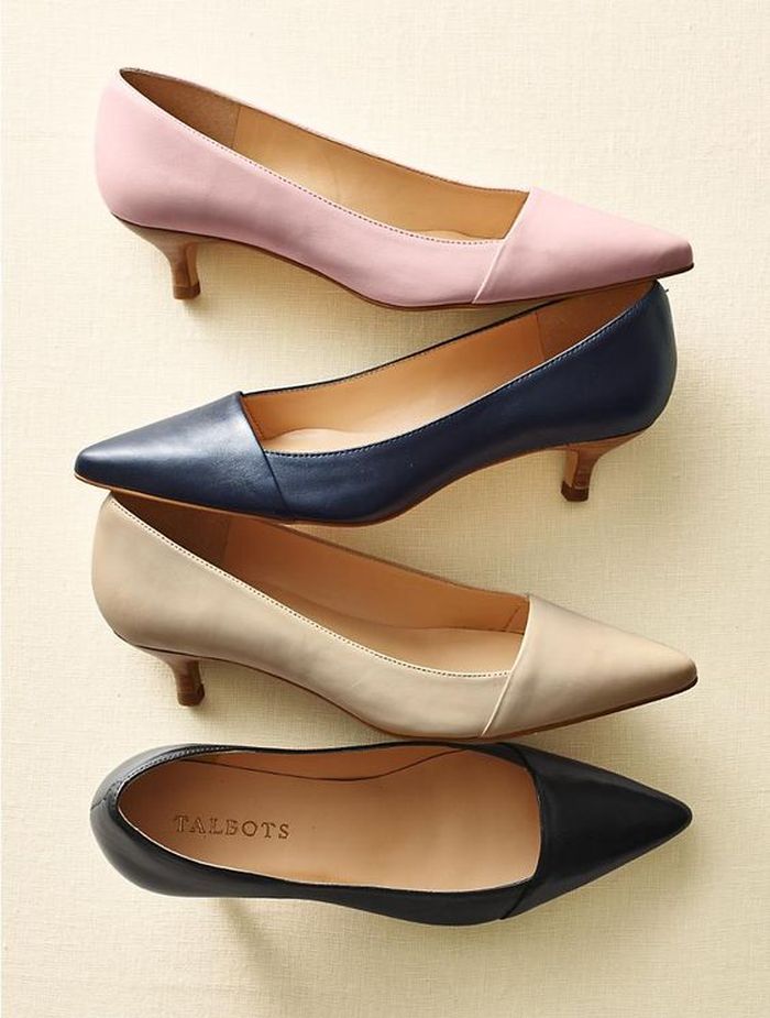 Jenis-jenis heels: Kitten Heels.