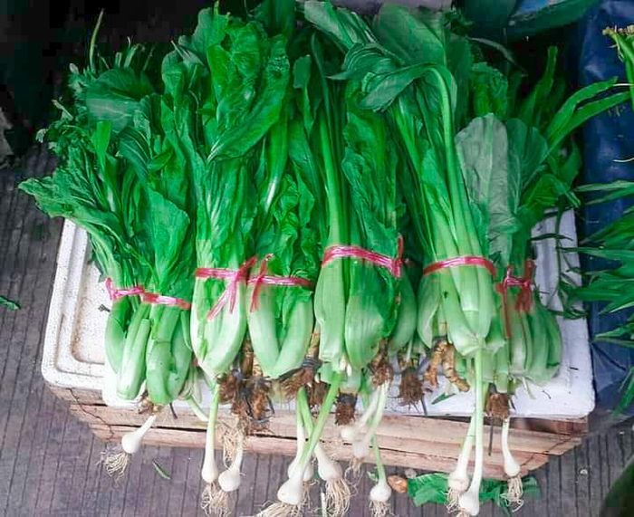 Paket tujuh sayur di Pasar Petak Sembilan, Jakarta, yang digunakan untuk perayaan Renri atau hari ketujuh setelah Imlek.