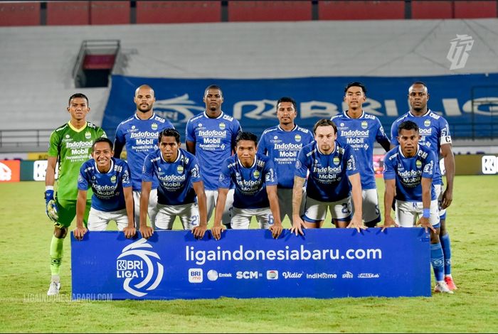 Skuad Persib Bandung pada saat laga melawan Bhayangkara FC pada pertandingan pekan ke-23 di Stadion Kapten I Wayan Dipta, Gianyar,  Minggu (6/2/2022).