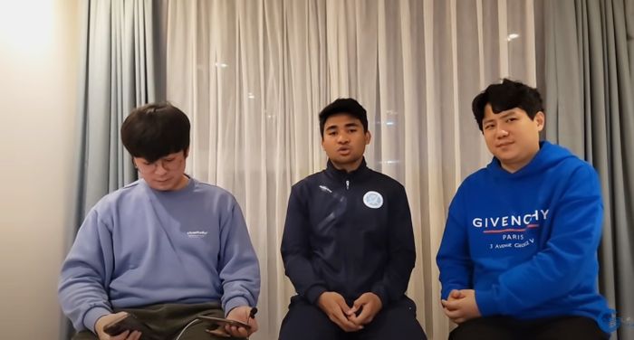 Pemain Ansan Greeners, Asnawi Mangkualam saat wawancara dengan media Korea Selatan Sports-G.