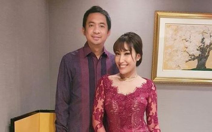 Ayu Dewi dan Regi Datau