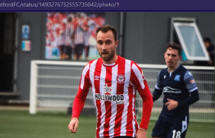 Pemain Brentford, Christian Eriksen, merumput dalam laga persahabatan di hari ulang tahunnya. Ia main sejam dan mencetak assist.