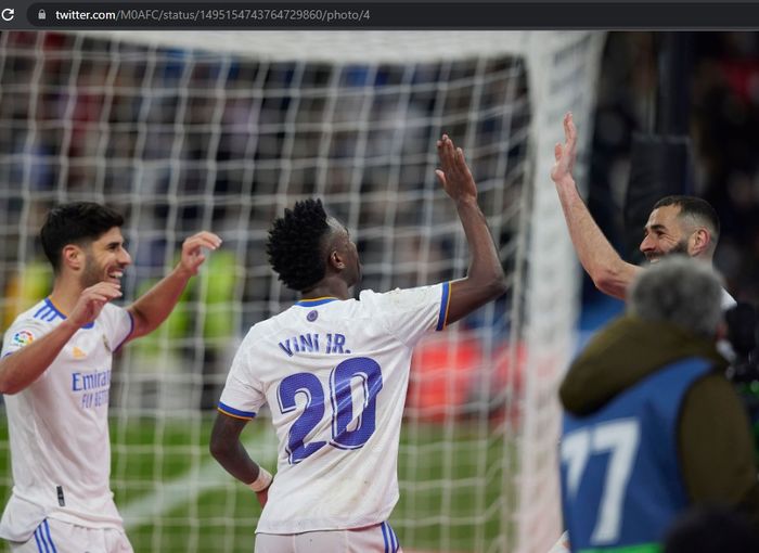 Trisula Real Madrid, Vinicius Junior, Karim Benzema, dan Marco Asensio, tampil luar biasa saat menekuk Deportivo Alaves di Liga Spanyol.