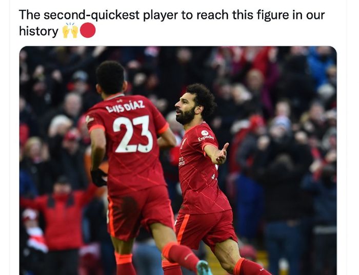 Penyerang Liverpool, Mohamed Salah (kanan), merayakan golnya ke gawang Norwich pada pertandingan pekan ke-26 Liga Inggris di Anfield, Sabtu (19/2/2022).