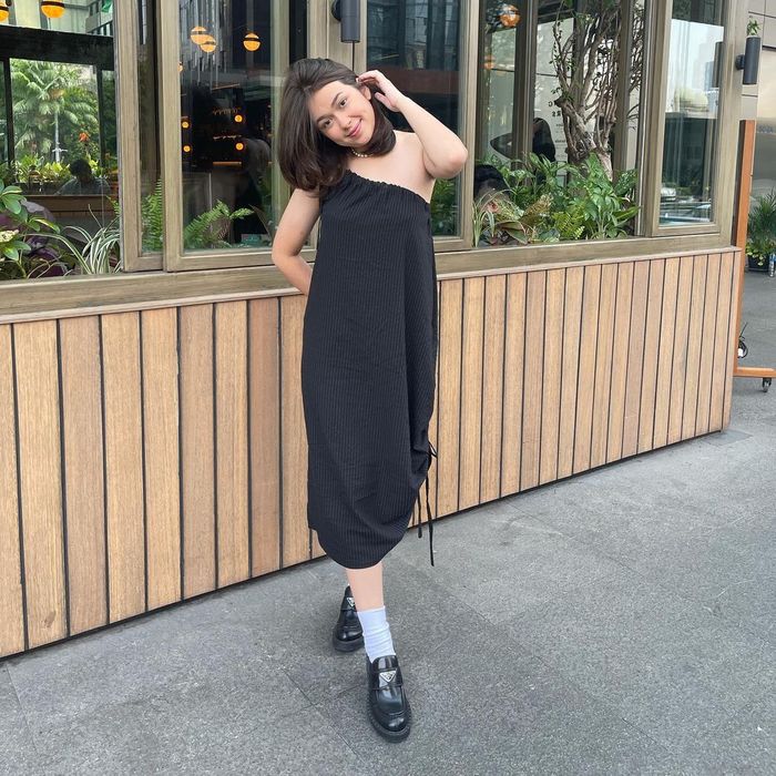 Potret OOTD modis ala Rebecca Klopper.