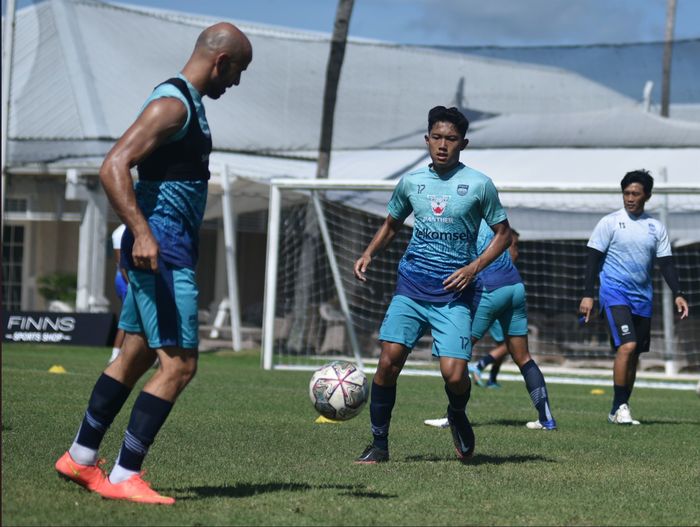 Pemain Persib Bandug, Ferdiansyah saat menjalani latihan bersama tim.