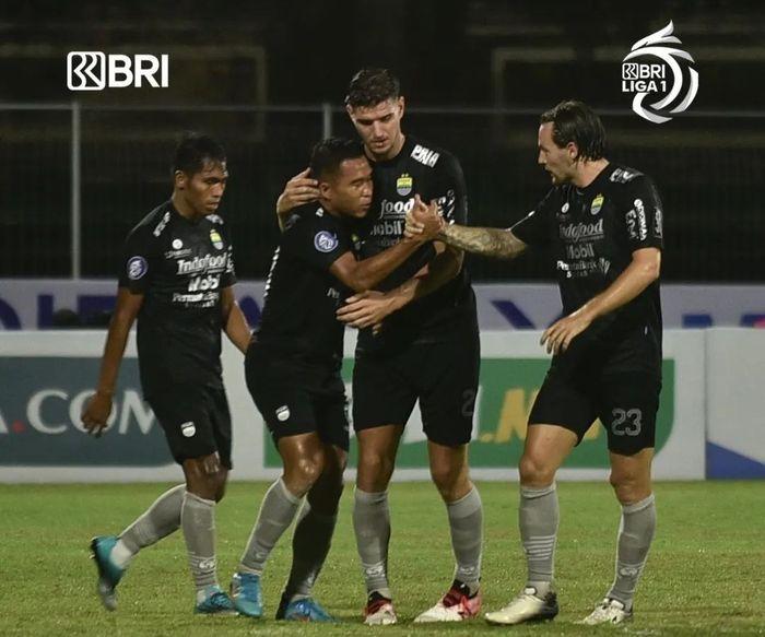 Persib Bandung berhasil menang melawan Persiraja Banda Aceh