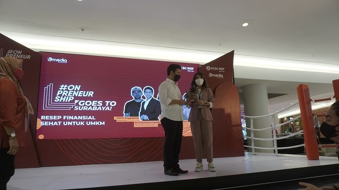 Wagub Emil bersama dengan Jenny Hartanto dalam acara #ONPreneurship Jagoan Lokal.