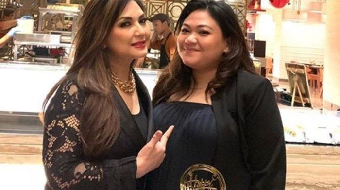 Putri Nia Daniaty, Olivia Nathania