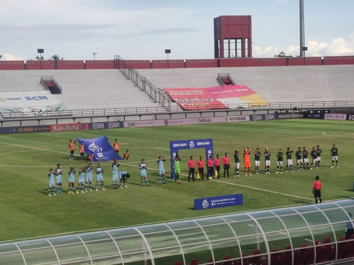 Dua Asisten Wasit di belakang gawang memulai debutnya di laga Persela vs Persikabo 1973 di pekan ke-30 Liga 1 musim 2021/22.