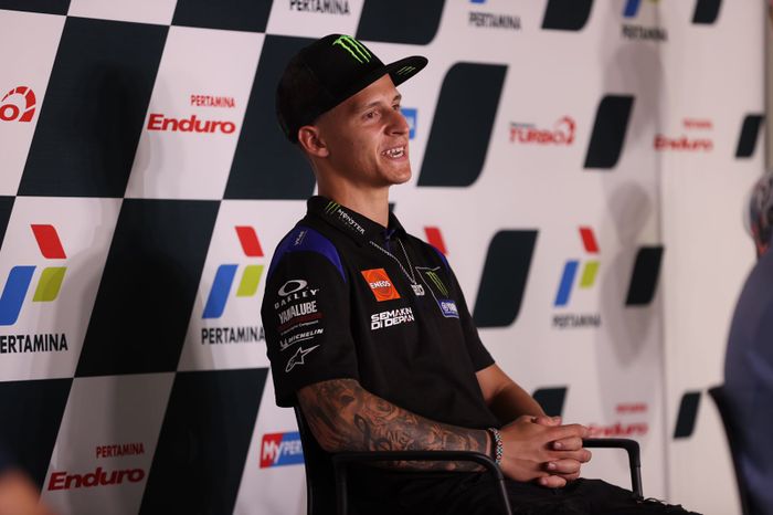 Pembalap Monster Energy Yamaha, Fabio Quartararo, ketika berbicara dalam sesi konferensi pers di hadapan media jelang MotoGP Indonesia 2022 di Sirkuit Mandalika, Kamis (17/3/2022).