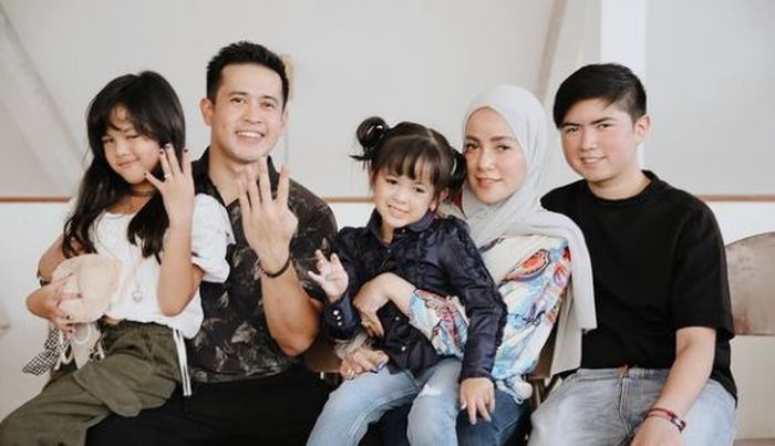 Olla Ramlan dan Aufar Hutapea 