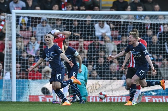 Manchester City melaju ke semifinal Piala FA 2021-2022 setelah berhasil meraih kemenangan telak 4-1 atas Southampton.