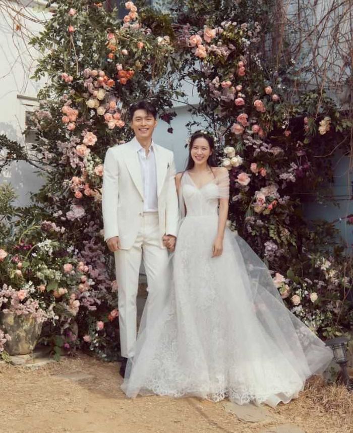 Foto pernikahan Son Ye Jin dan Hyun Bin