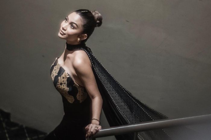 Artis cantik ini pernah digosipkan dengan Nicholas Saputra