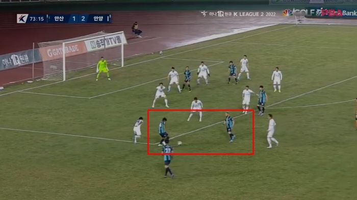 Asnawi Mangkualam saat mendribel bola dalam laga Ansan Greeners vs FC Anyang (6/3/2022). 