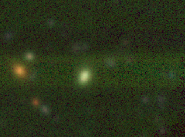 Gambar optik tiga warna dari galaksi induk hidroksil megamaser, diambil dari Hyper Suprime-Cam (HSC) pada Teleskop Subaru 8,2 m.