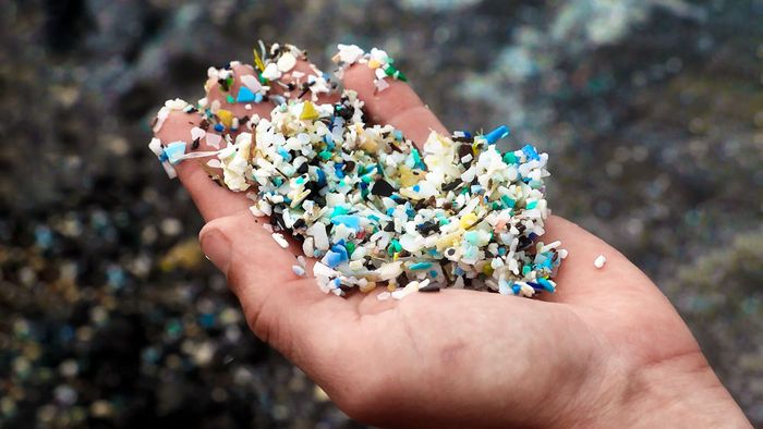 170 triliun partikel plastik mengapung di lautan dunia.