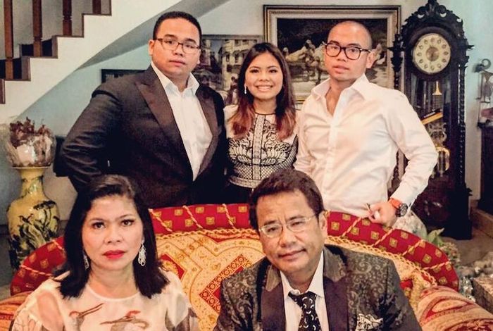 Keluarga Hotman Paris