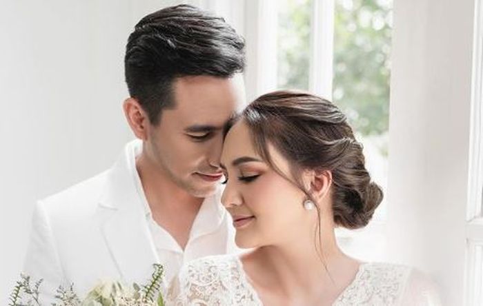 Darius Sinathrya dan Donna Agnesia