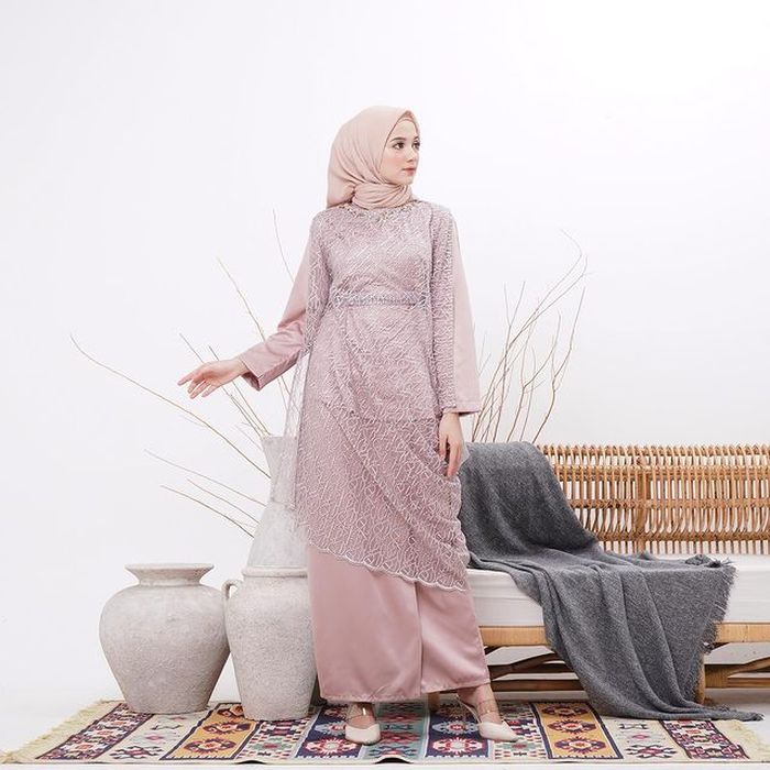 Tunik brokat pink pastel buat lebaran 2022